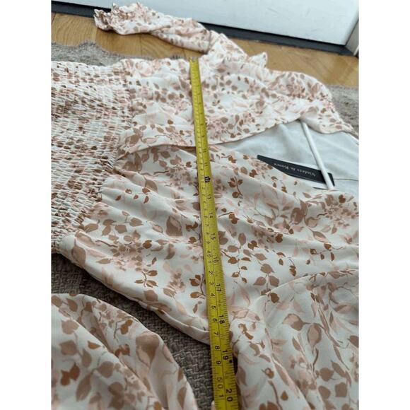 NWT Violets & Roses Womens Off-White Floral Long Sleeve Smocked Blouse Size LP - Picture 7 of 8